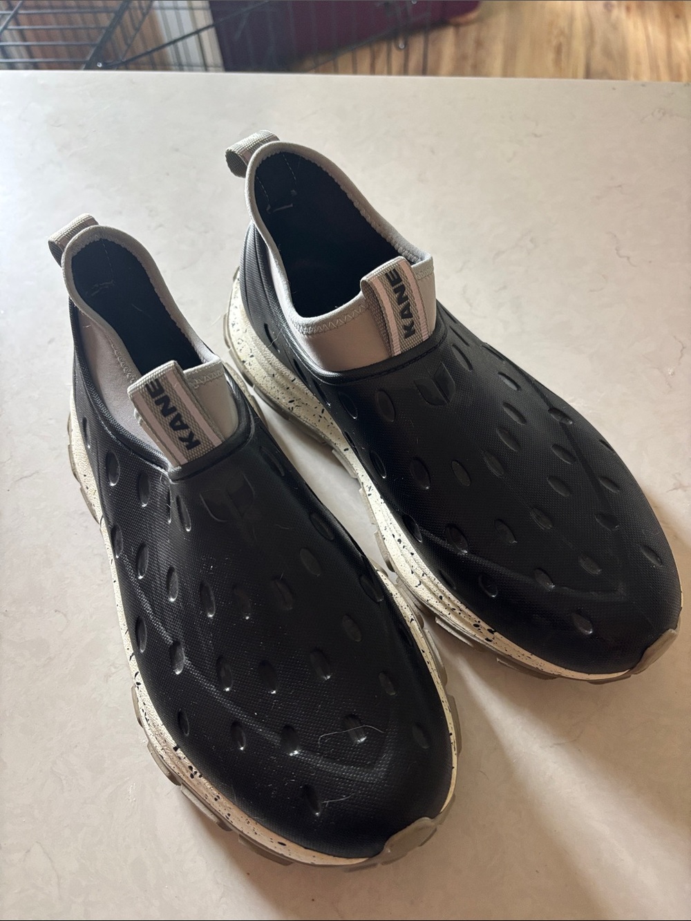 Kane Slip-On Recovery Shoe in Black and Cream
